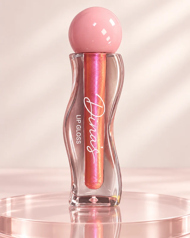 Dina’s Lip Gloss studio photograph